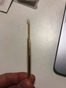 3段階で耳がかける特殊な構造