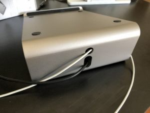 elago L3 STAND for NOTE PCのコードを通す穴