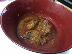 更に盛り付けたルンダン